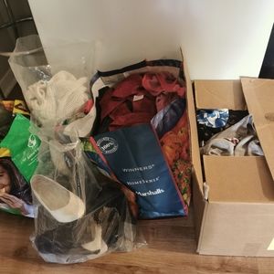 Women's Clothing Lot: M-XL